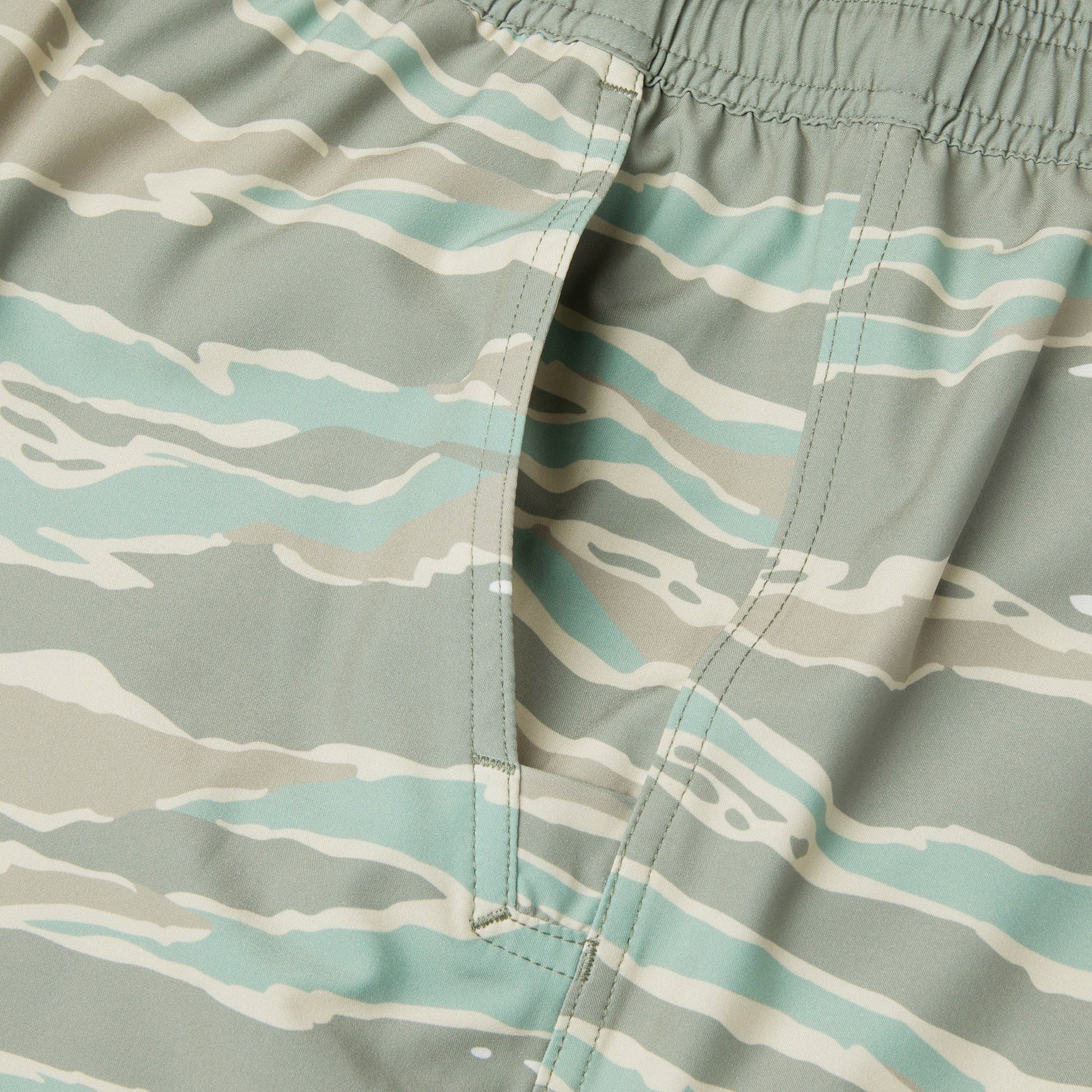 Pelagic Elastic Waist Lined Shorts 17" - Leiday