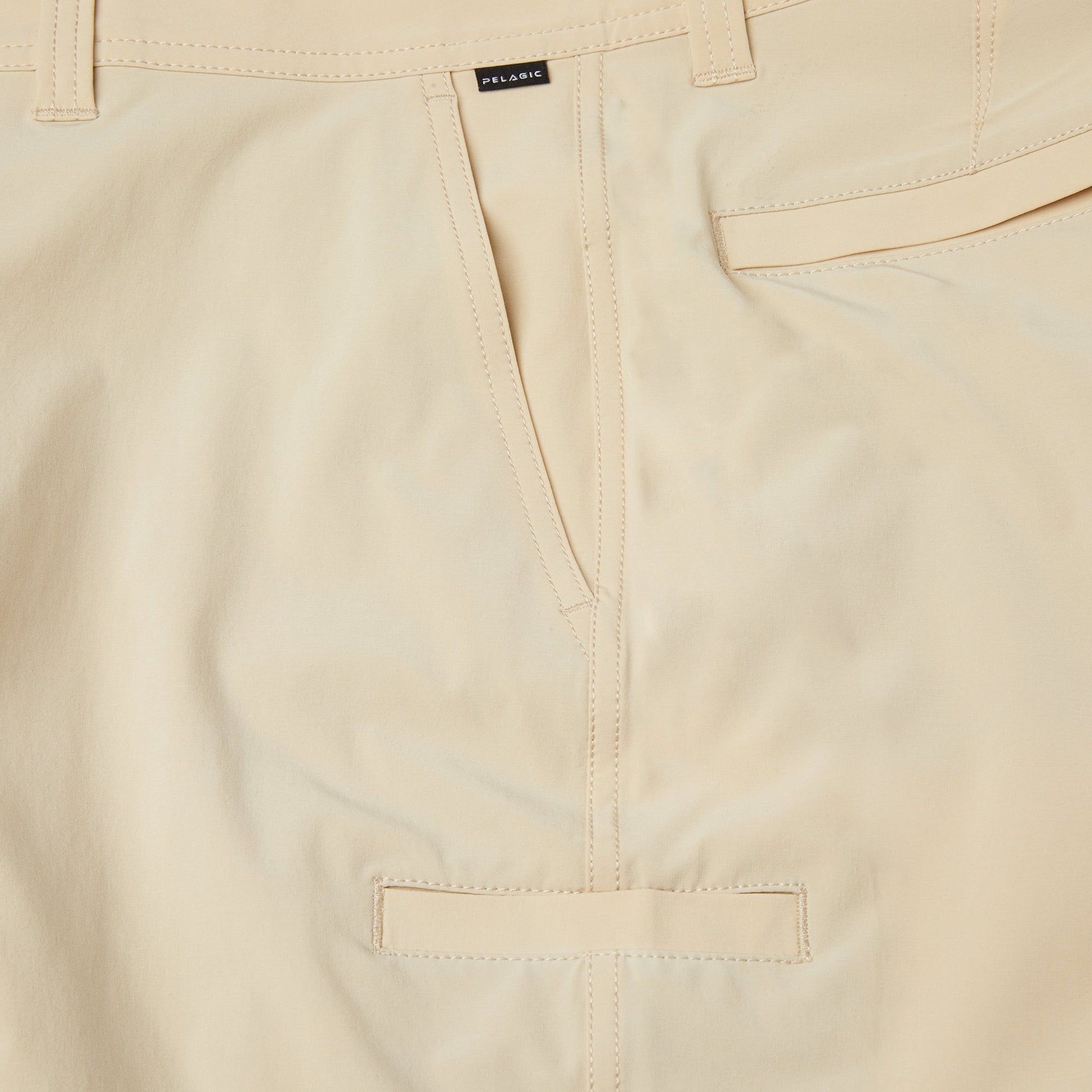 Pelagic Hybrid Shorts 18" - Mako