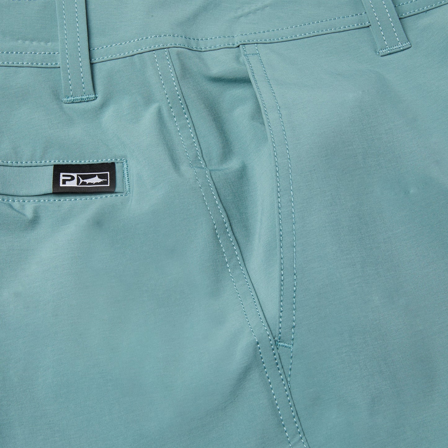 Pelagic Hybrid Shorts 18" - Mako