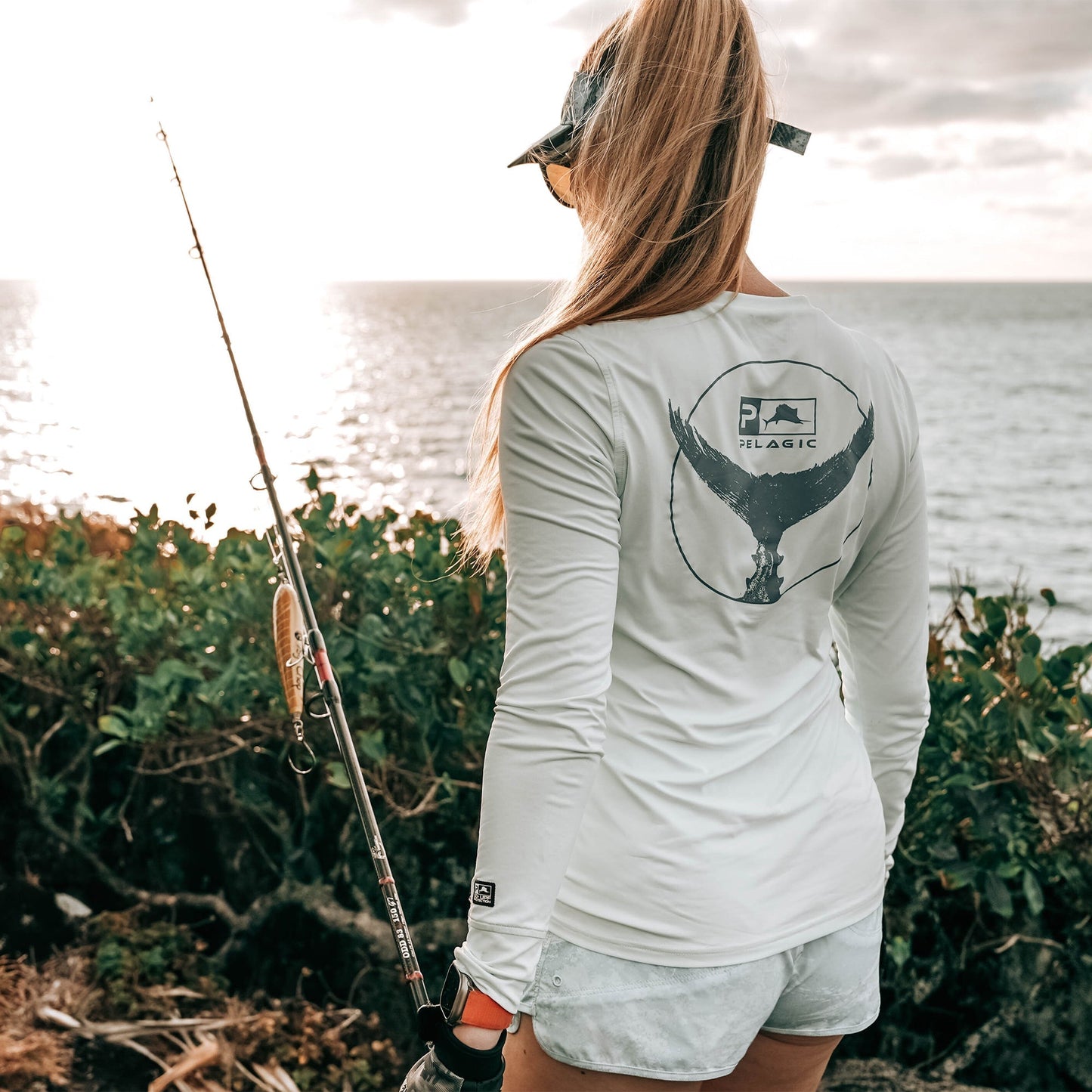 Pelagic Ws Fishing Shirt - Ws Aquatek Tails Up